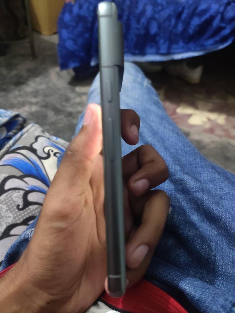 Google Pixel 8 3