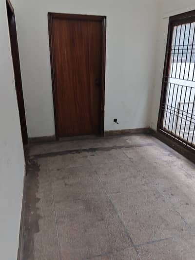 4 MARLA SECOND FLOOR HALL FOR RENT