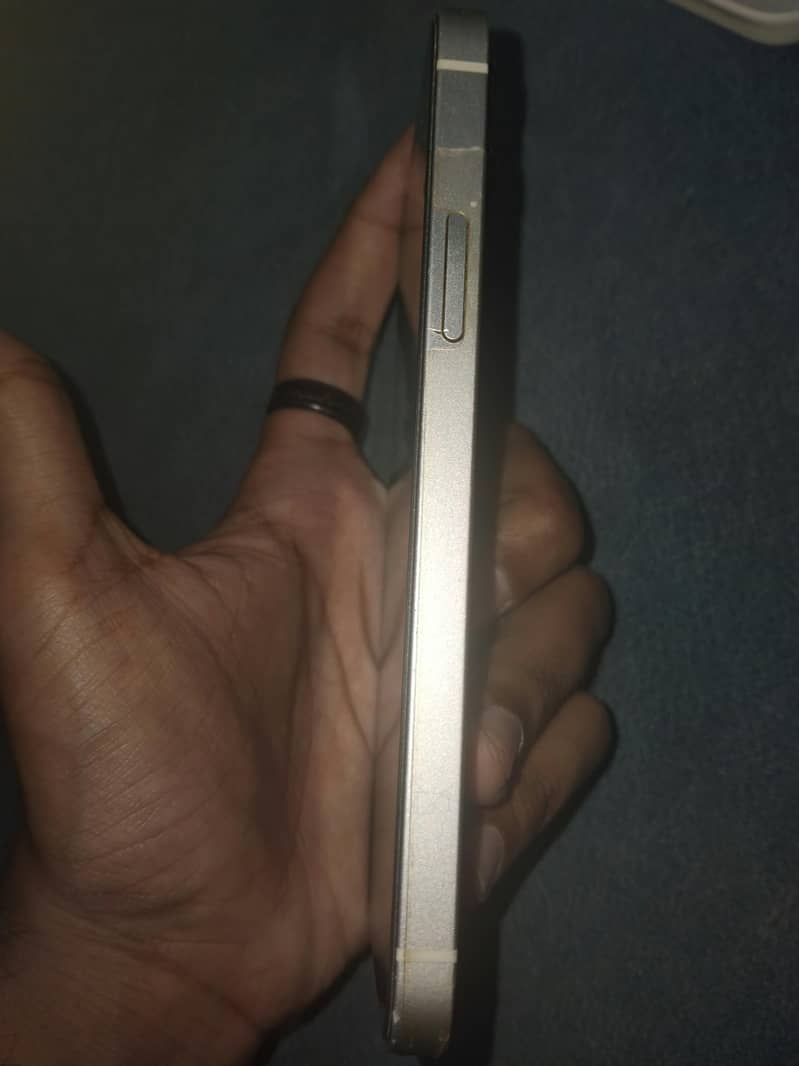 Apple iPhone 12 2
