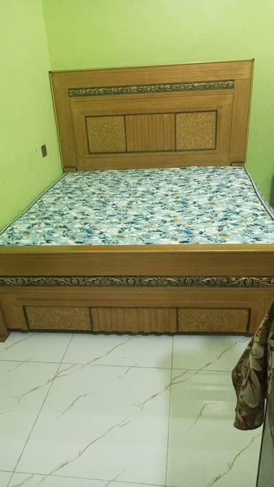 wooden king size bed