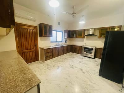 HOUSE FOR RENT IN F-7