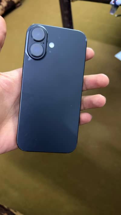 Apple iPhone 16