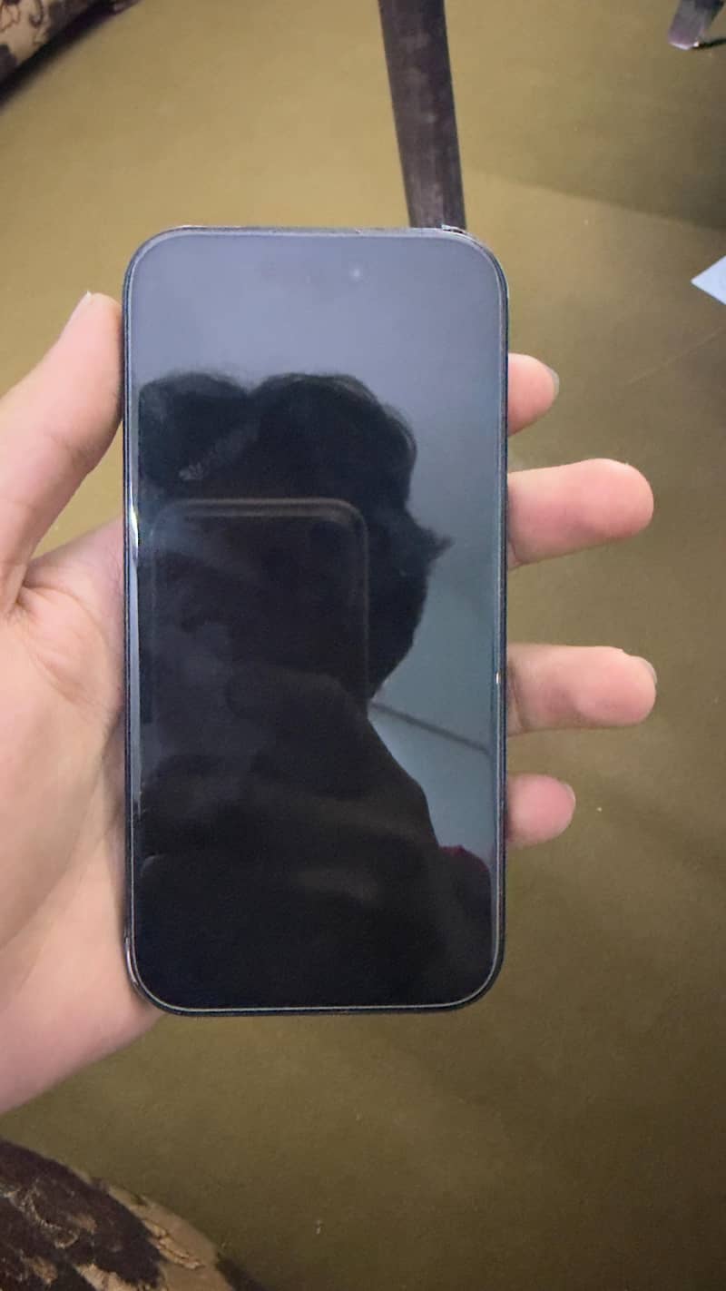 Apple iPhone 16 6
