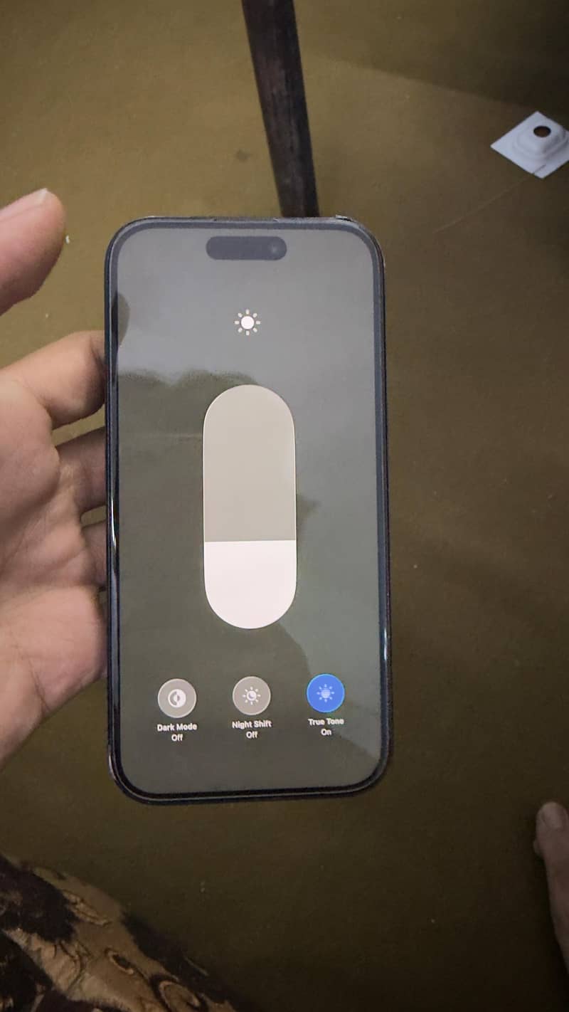 Apple iPhone 16 10
