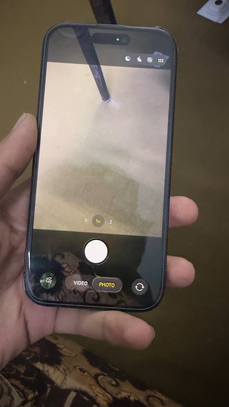 Apple iPhone 16 12