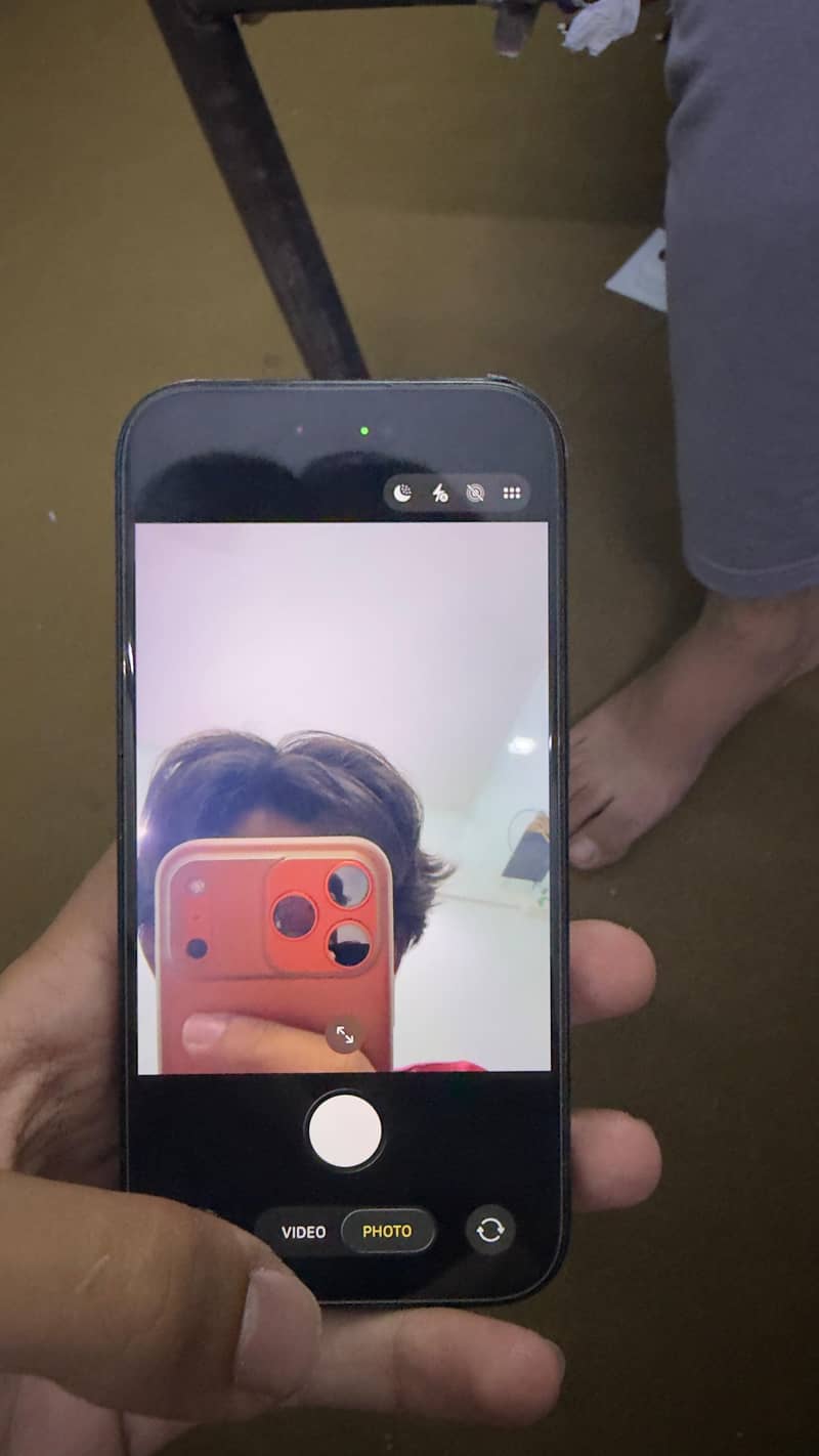 Apple iPhone 16 13