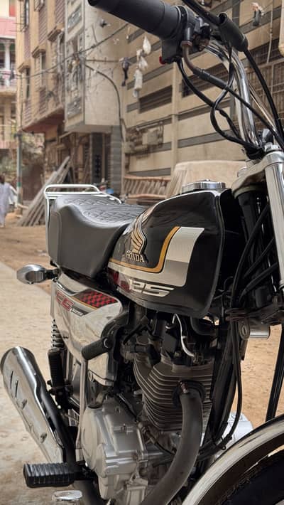 Honda 125 self start silver edition