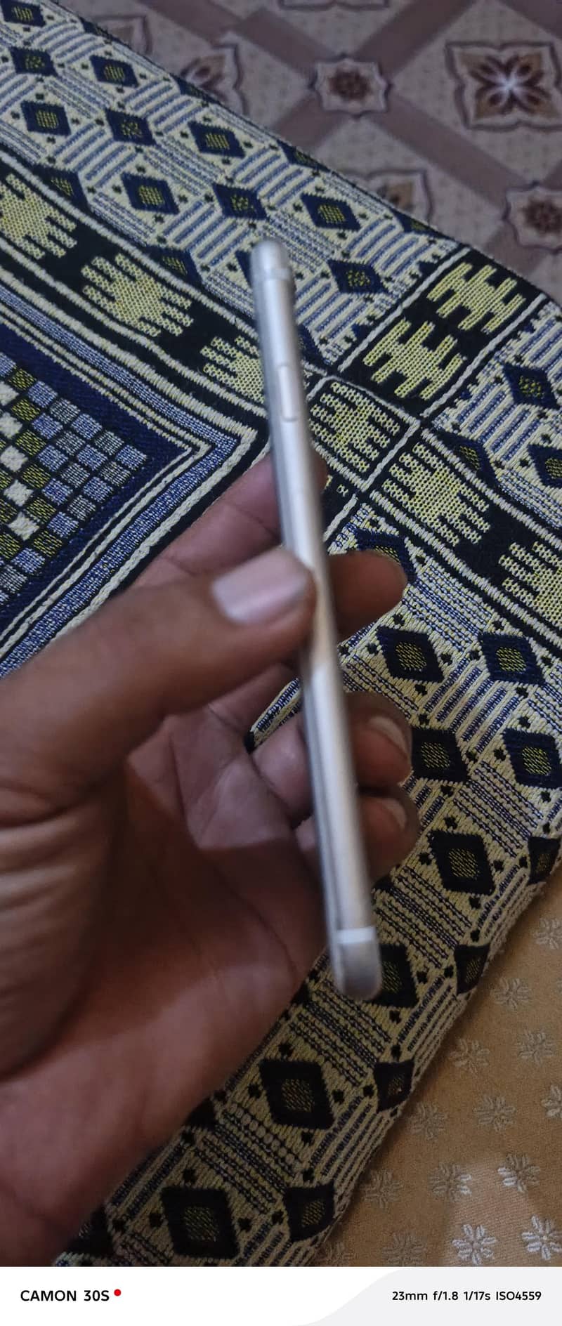 Apple iPhone 6 Plus 3