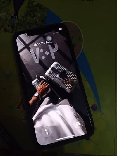 iPhone 12 clean condition