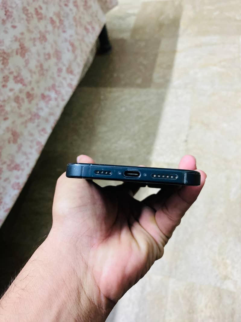 Apple iPhone 16 Pro Max 3