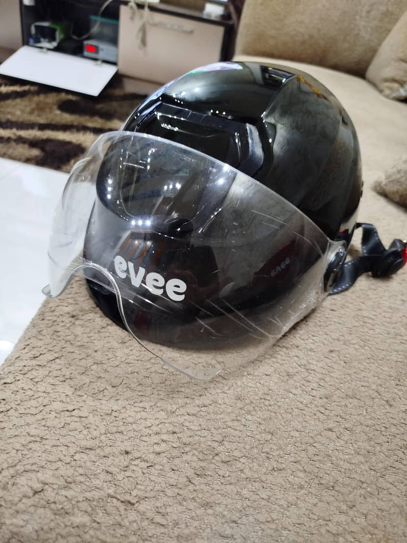 Evee Helmets 0