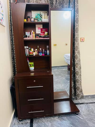 dressing table