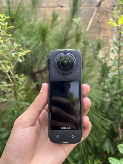 Insta 360 X4