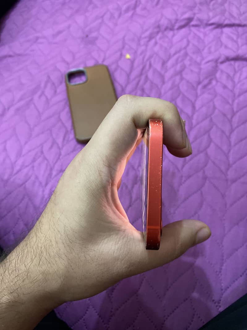 Apple iPhone 12 4