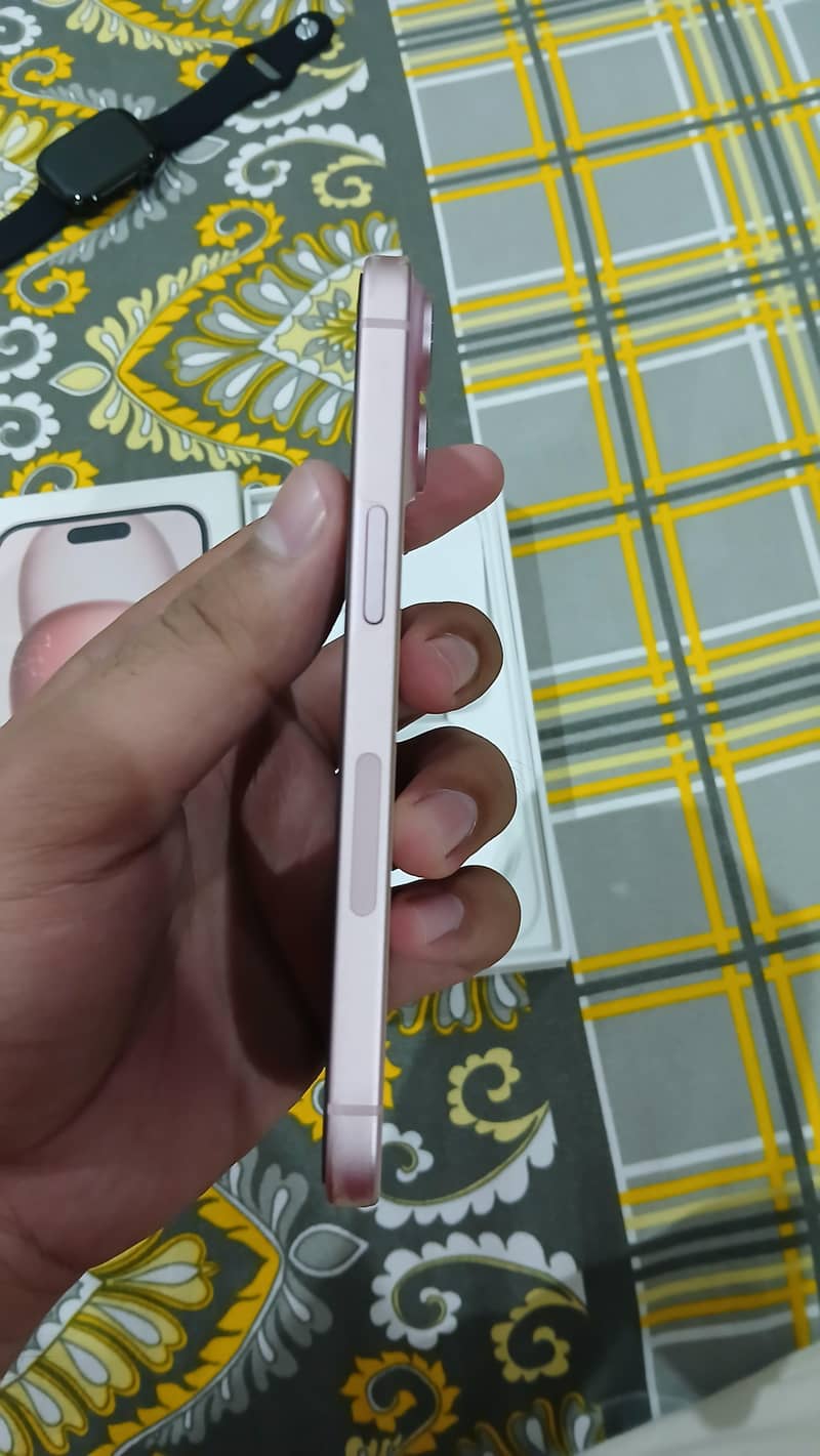Apple iPhone 15 2