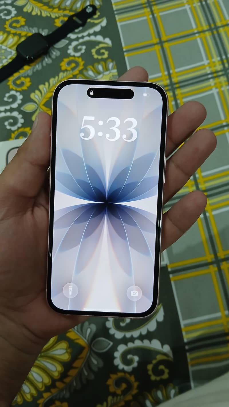 Apple iPhone 15 3
