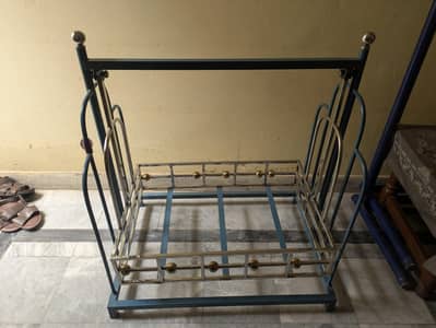 Steele's steel jhola