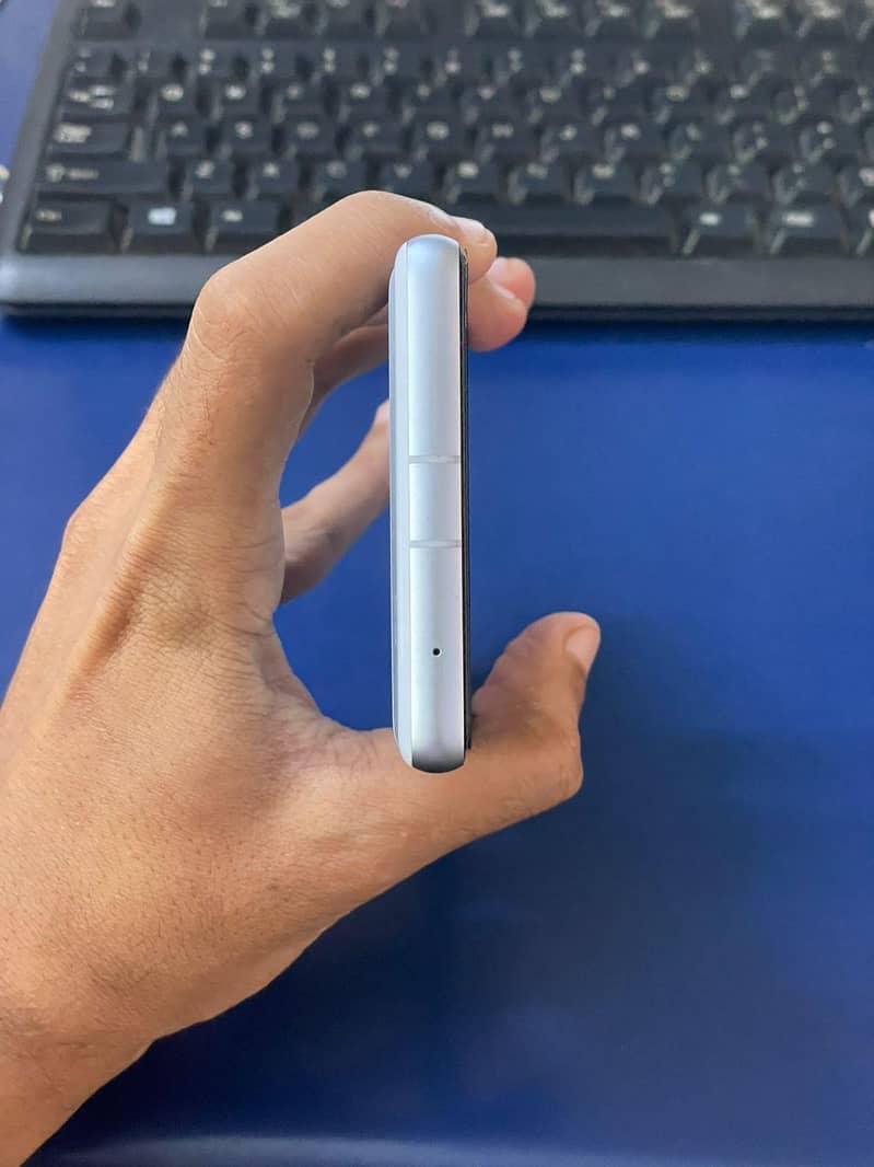 Google Pixel 7a 2