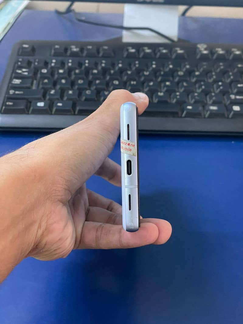 Google Pixel 7a 4