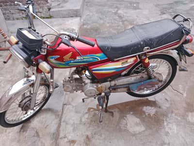 metro 2015 front or back new tyre and rim petrol evrage good