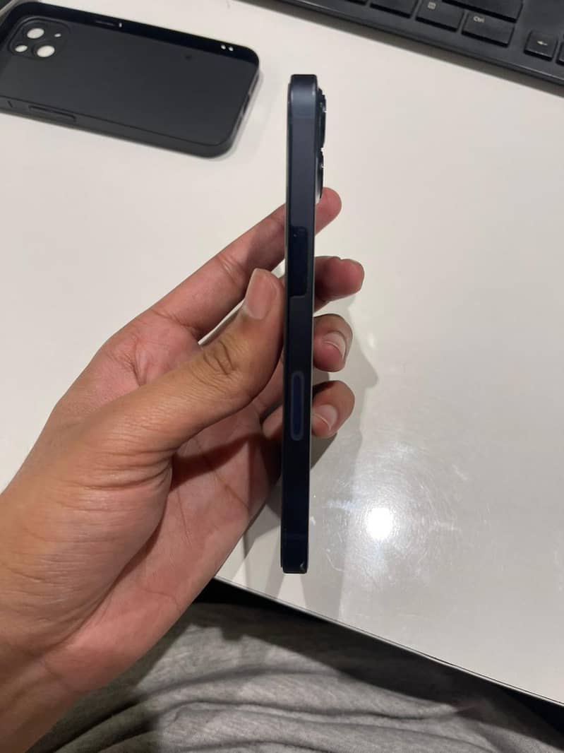 Apple iPhone 13 3