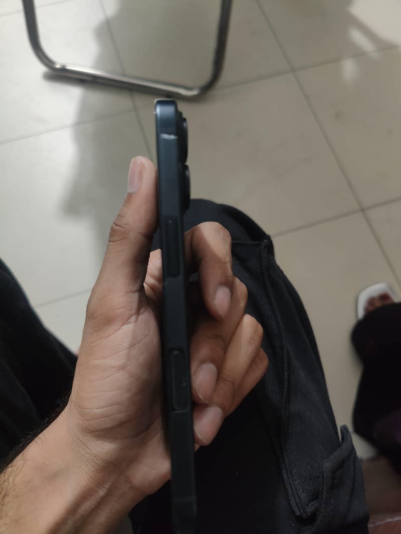 Apple iPhone 16 0