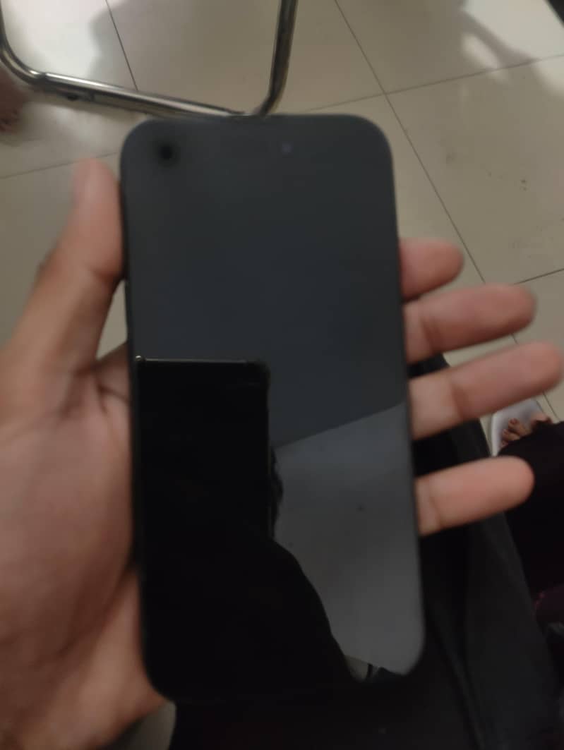 Apple iPhone 16 1