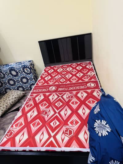 Single bed with metress