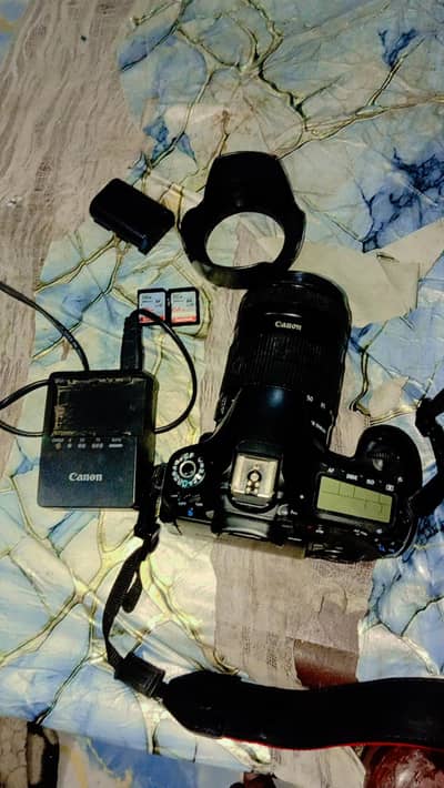 urgent sale 60D camera 18-135 lens new bag bettry charger 2memory card