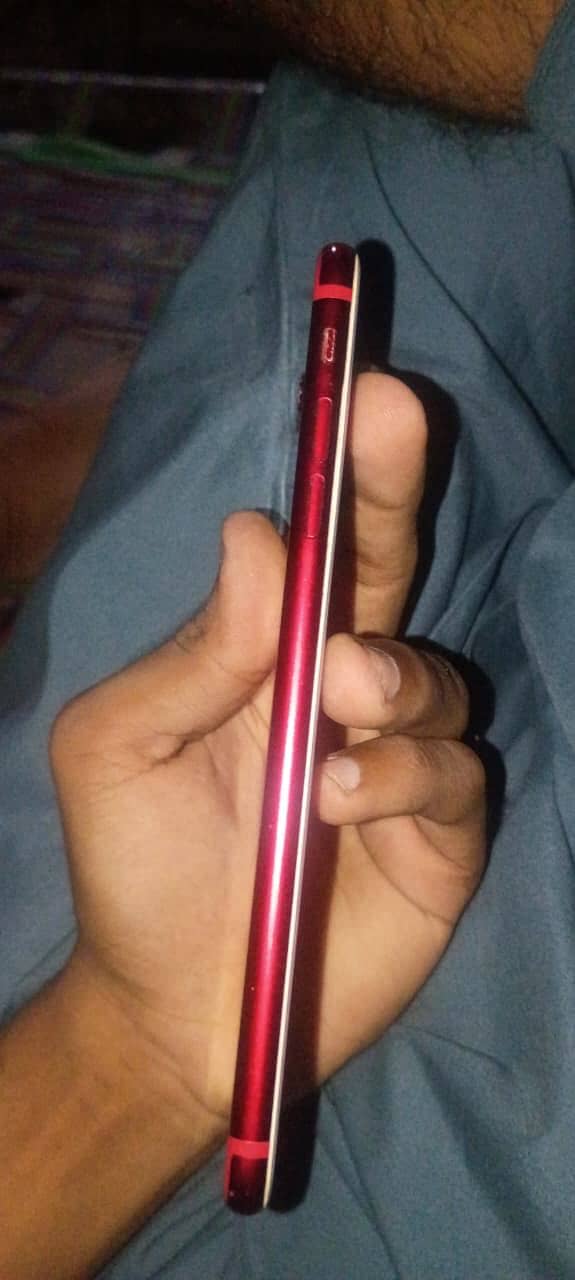 Apple iPhone 7 Plus 0