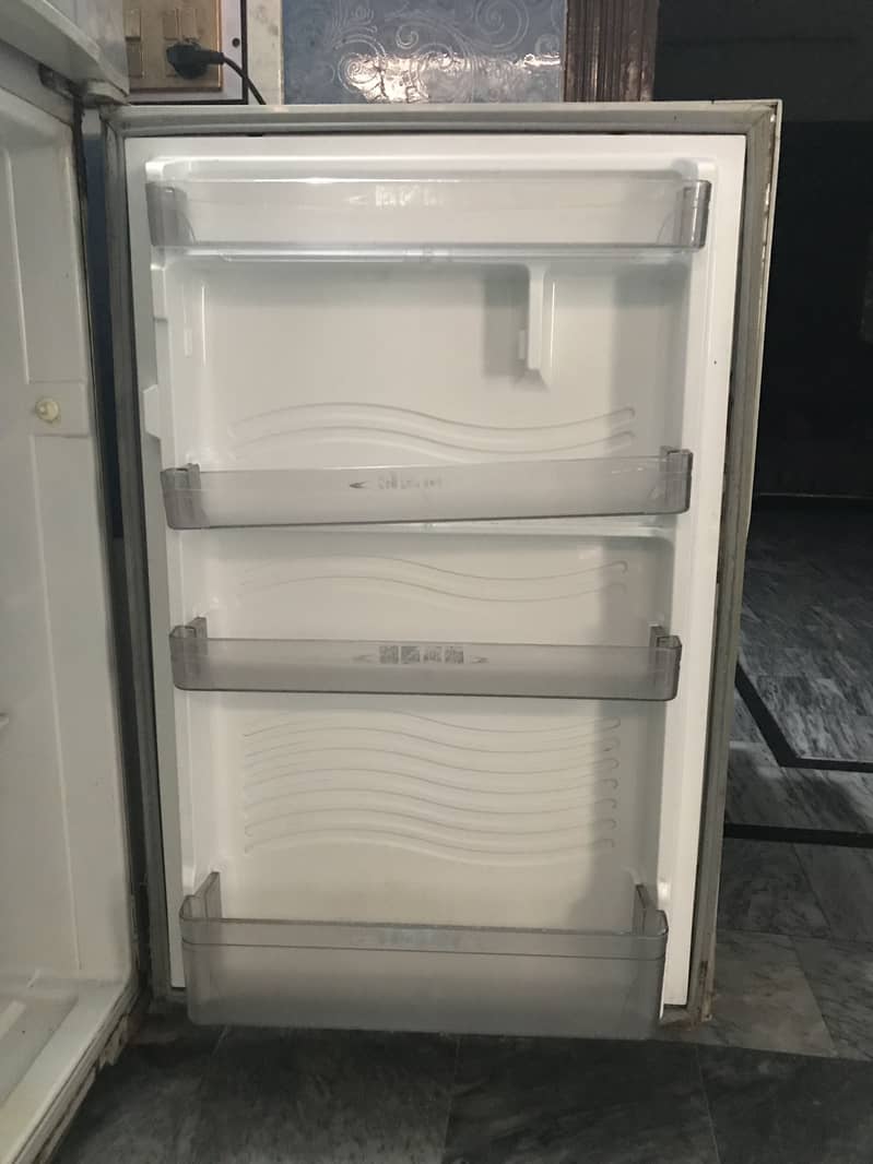 Dowlance Fridge (Working Condition) 5