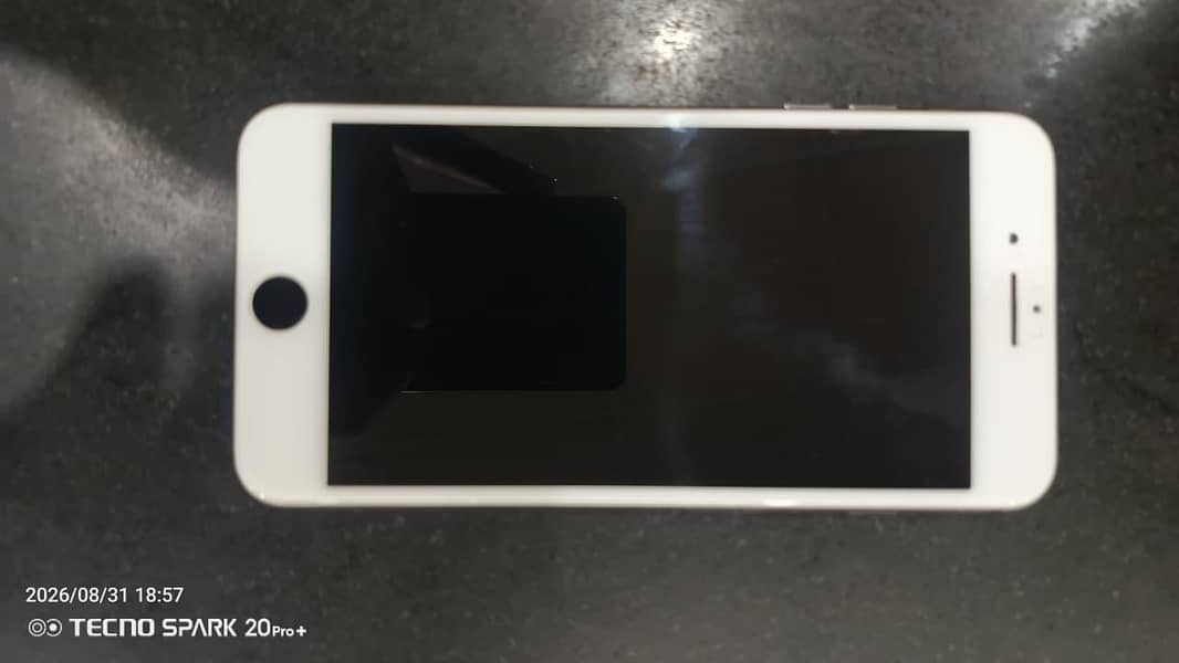 Apple iPhone 8 Plus 0