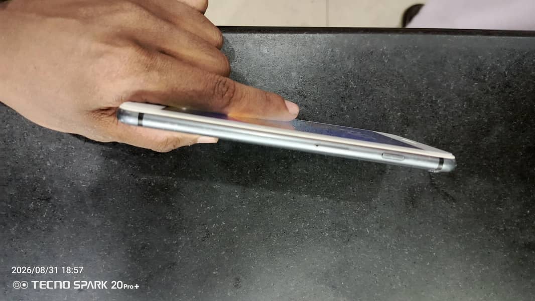 Apple iPhone 8 Plus 2