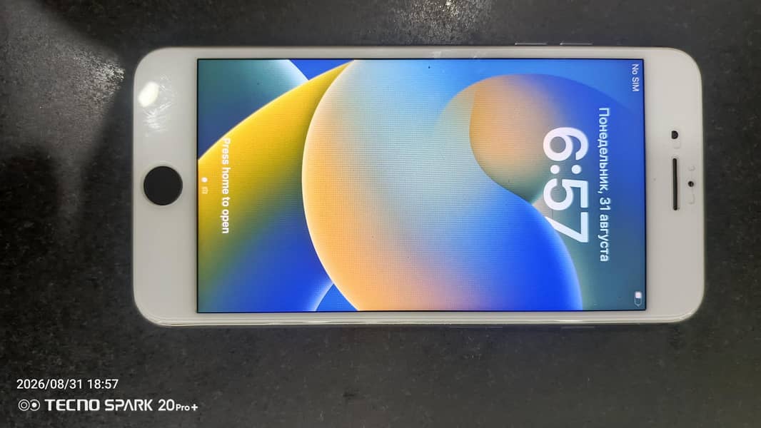 Apple iPhone 8 Plus 5