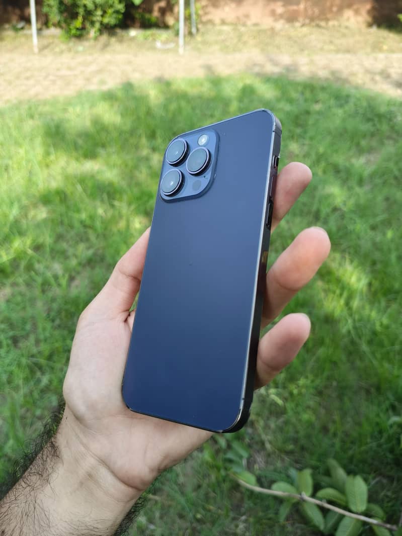 Apple iPhone 14 Pro Max 0