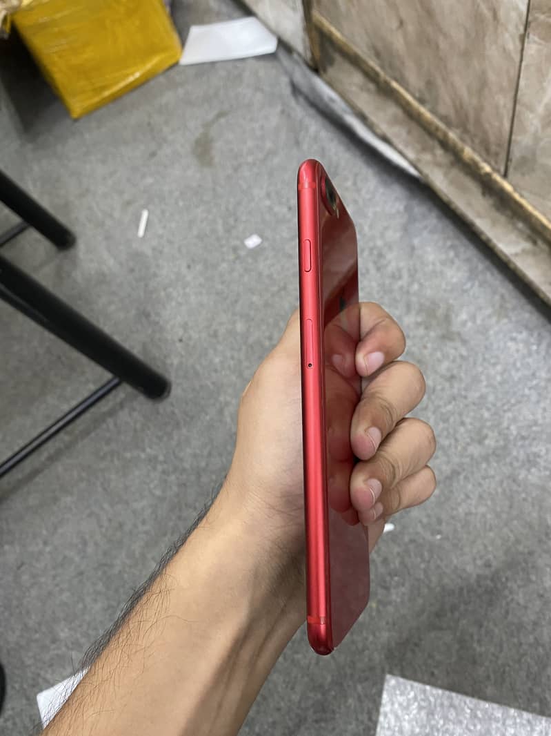 Apple iPhone 8 Plus 3