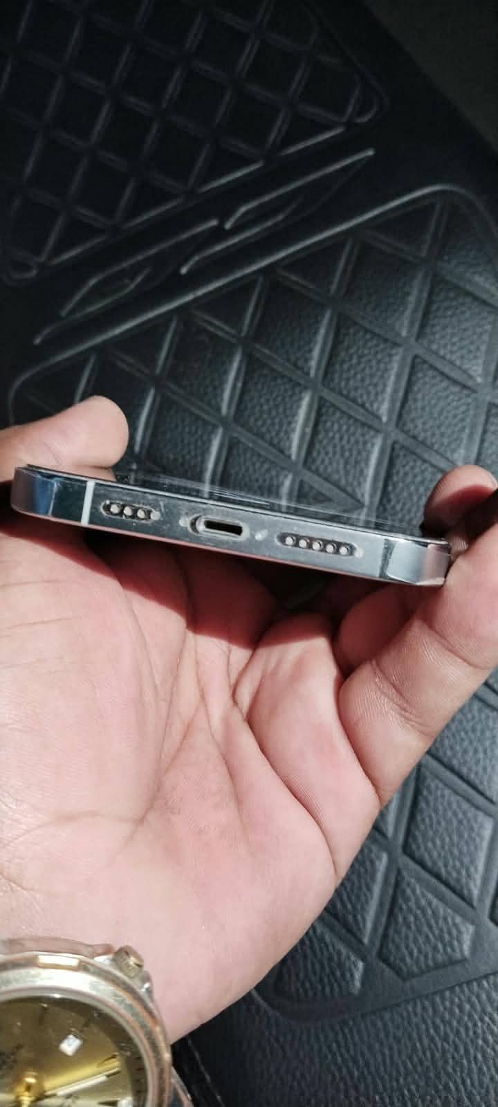 Apple iPhone 13 Pro max 4