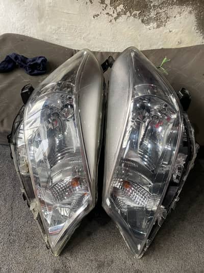 Toyota vitz all parts AVALIBLE