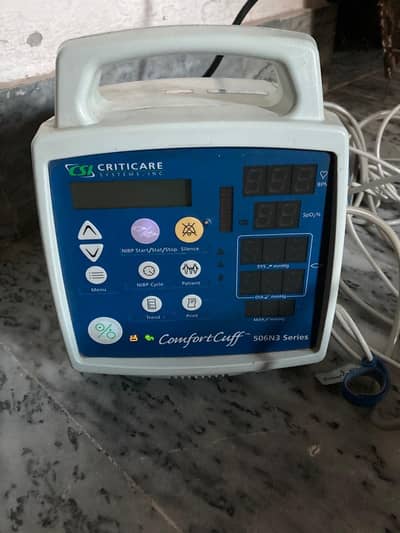 CRITICARE BLOOD PRESSURE MACHINE