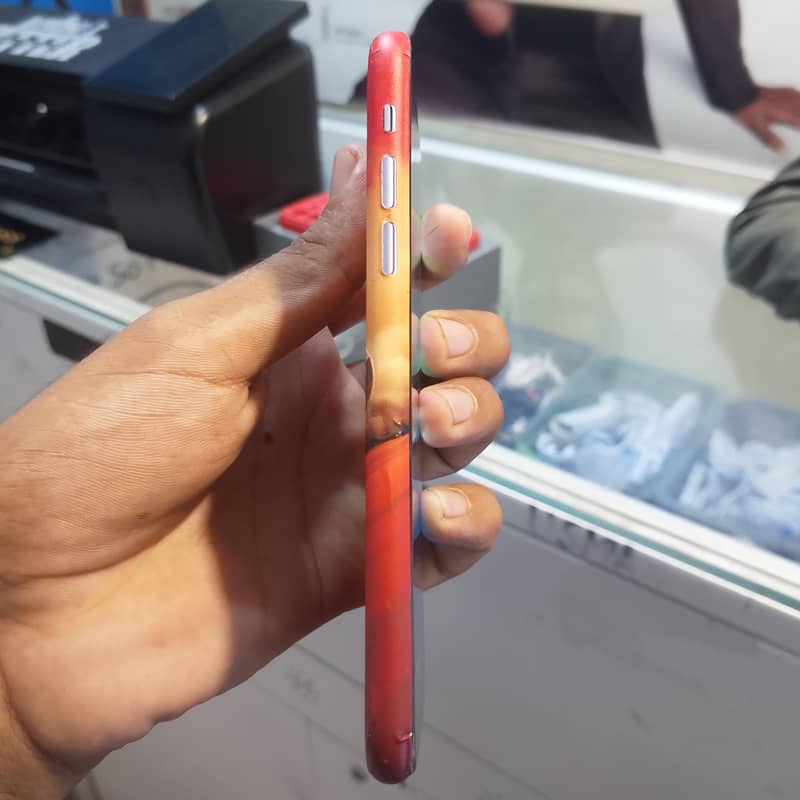 Apple iPhone 11 2