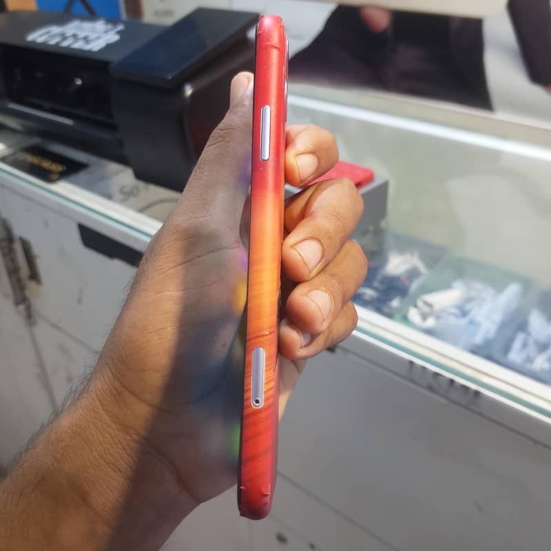 Apple iPhone 11 3