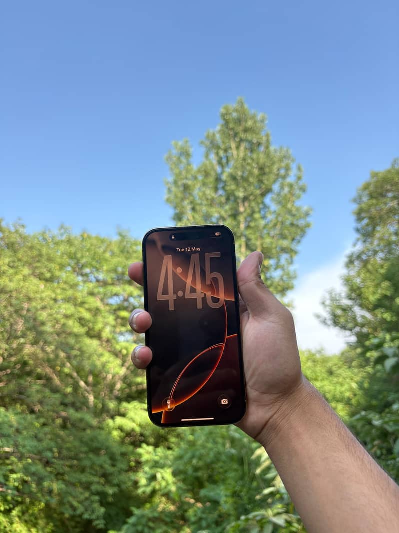 Apple iPhone 14 Pro 1