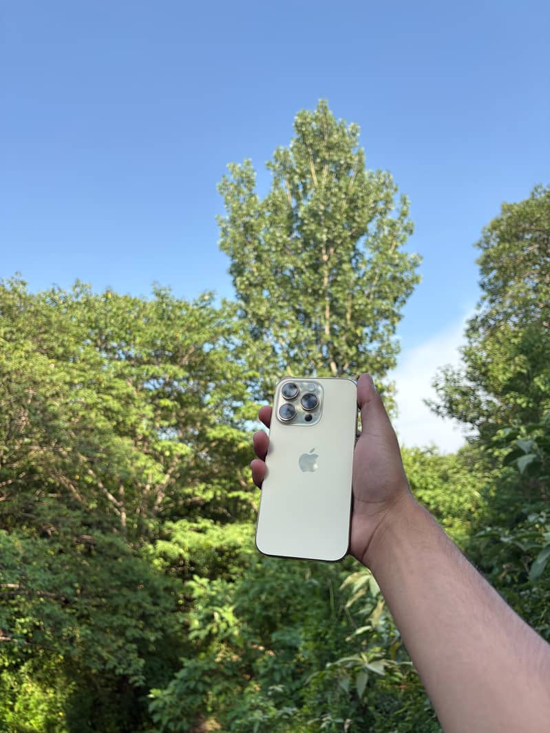 Apple iPhone 14 Pro 2