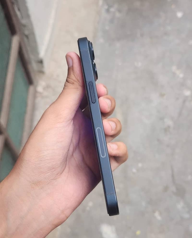Apple iPhone 14 3