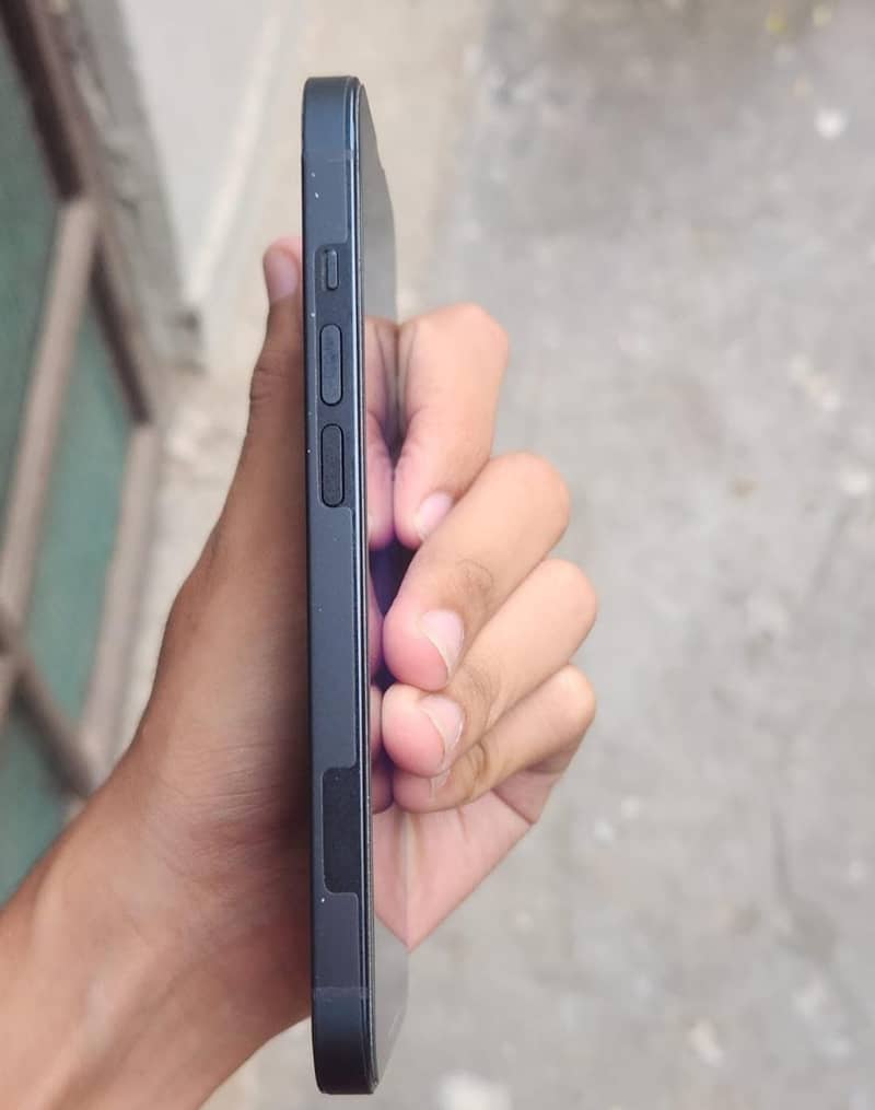 Apple iPhone 14 4