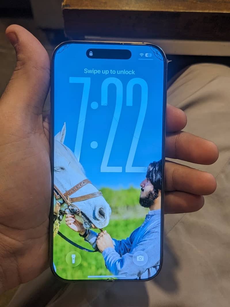 Apple iPhone 16 Pro 1