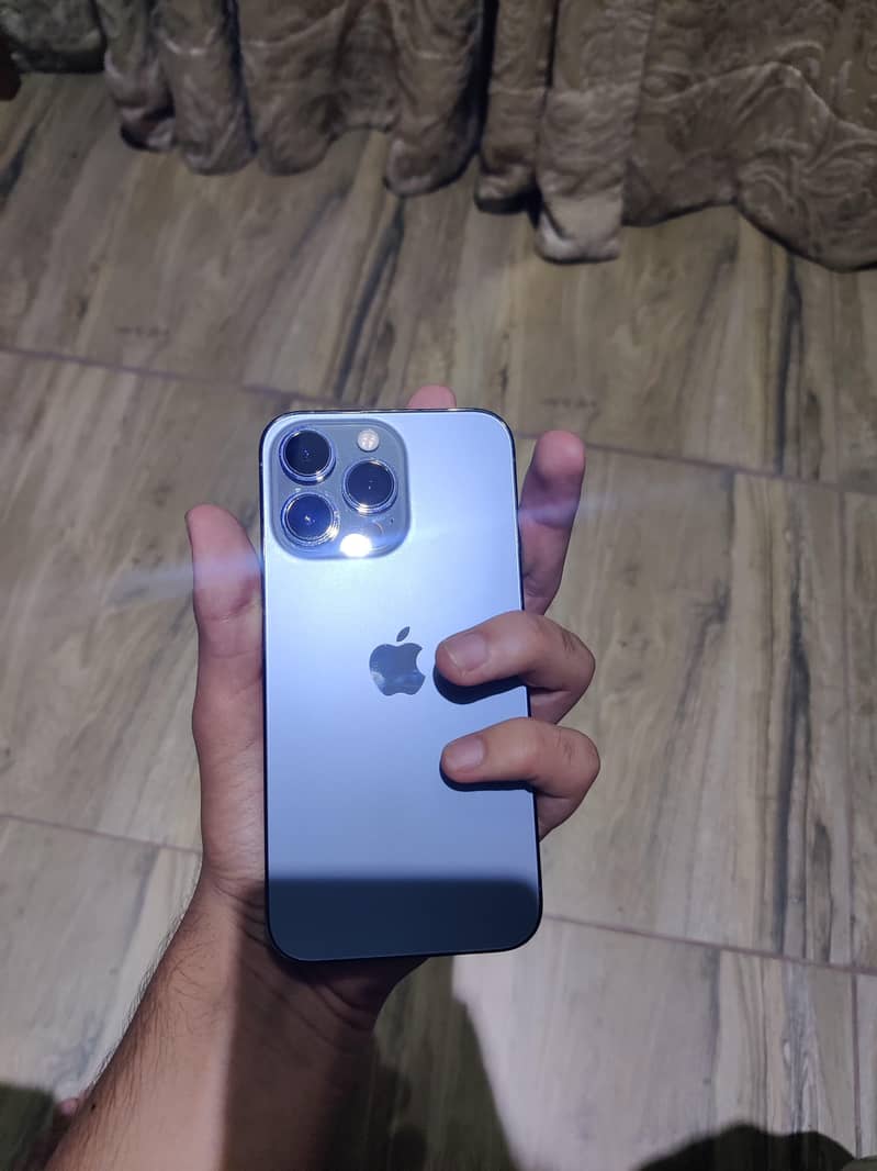 Apple iPhone 13 Pro 1