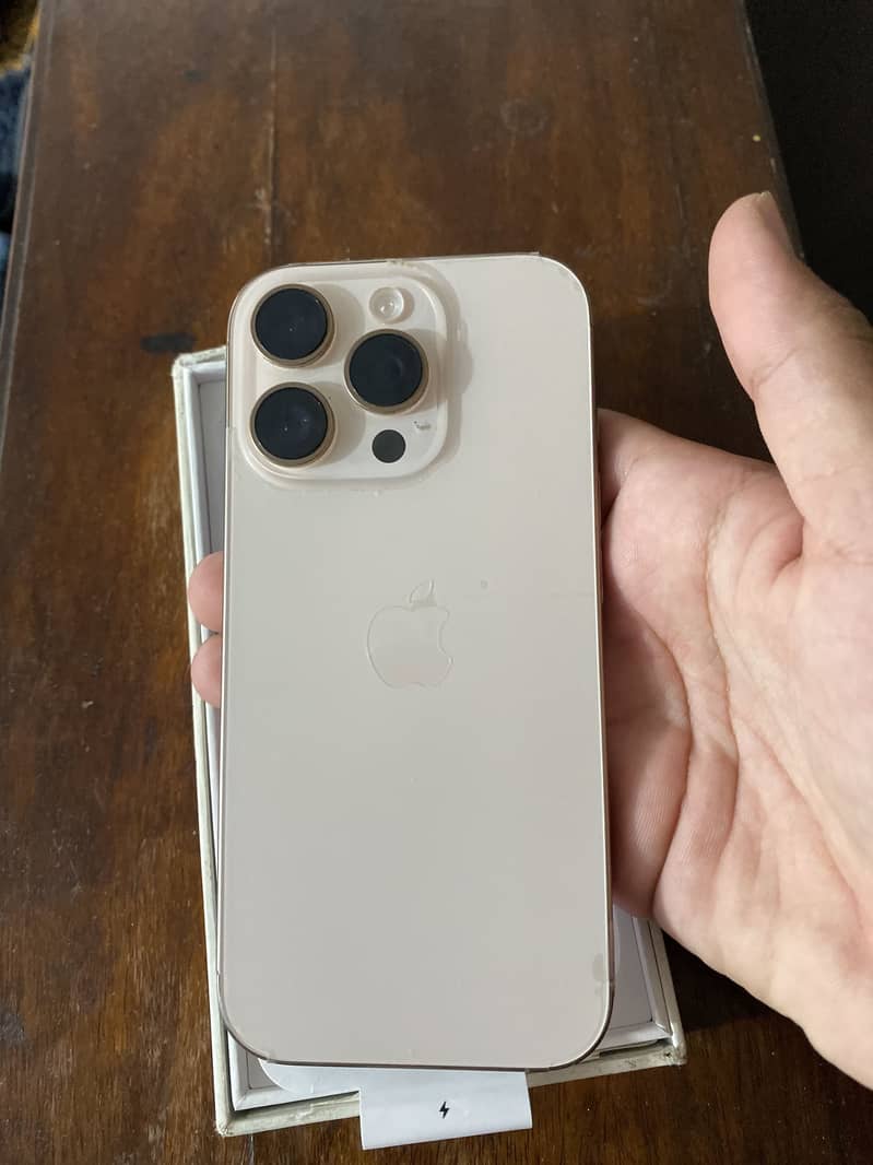 iPhone 16 Pro 8