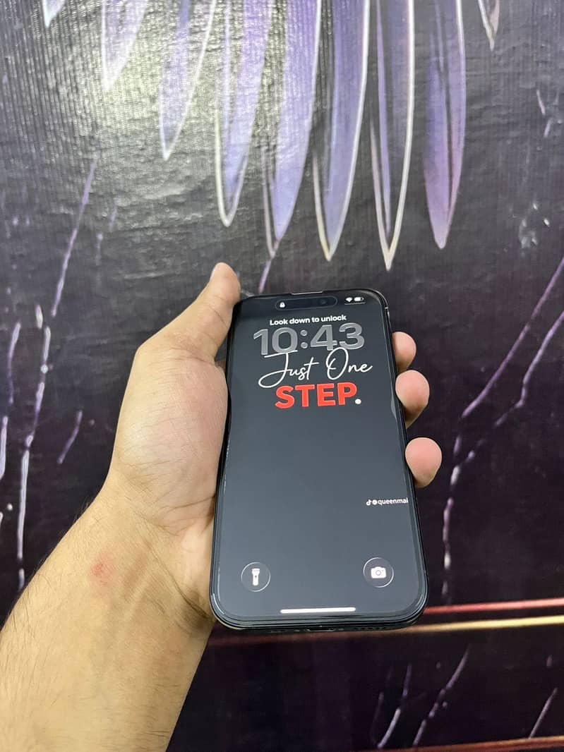 Apple iPhone 16 1