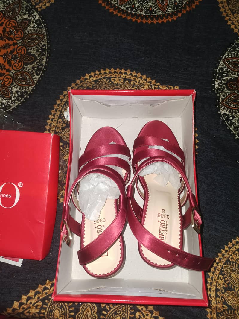 metro heels 2